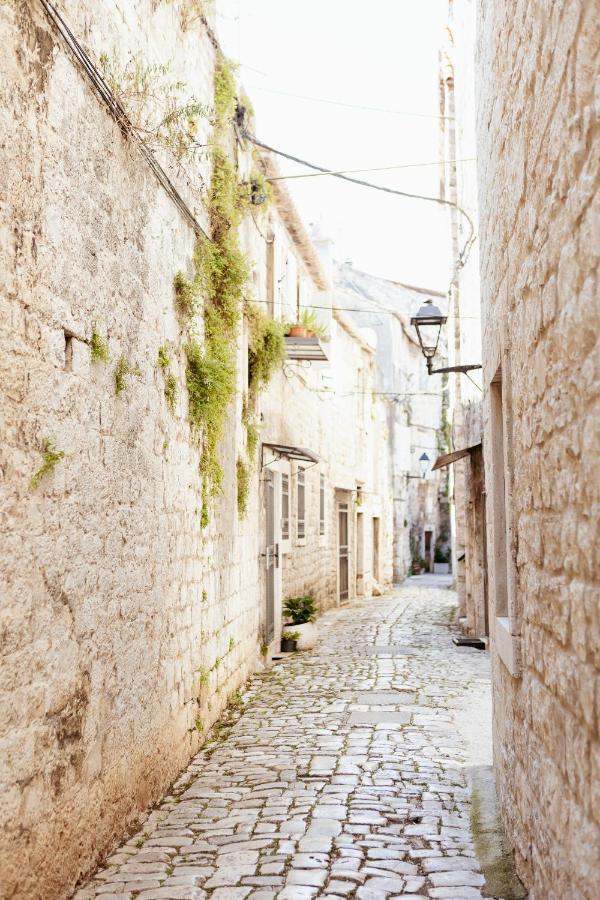 Studio-Appartements Emwey Trogir Exteriér fotografie